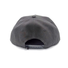 Load image into Gallery viewer, Tricorn Snapback - Gray